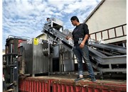發(fā)往安徽的凍盤(pán)破碎機，提升機